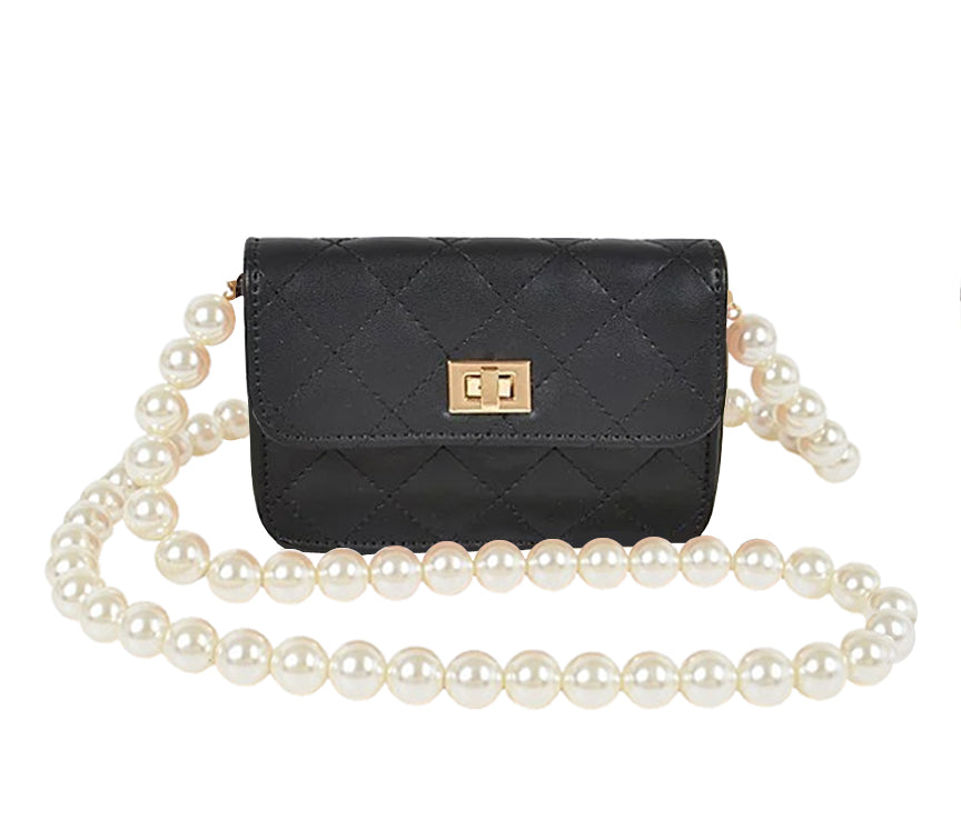 BLACK QUILTED CLUTCH ON CHAIN