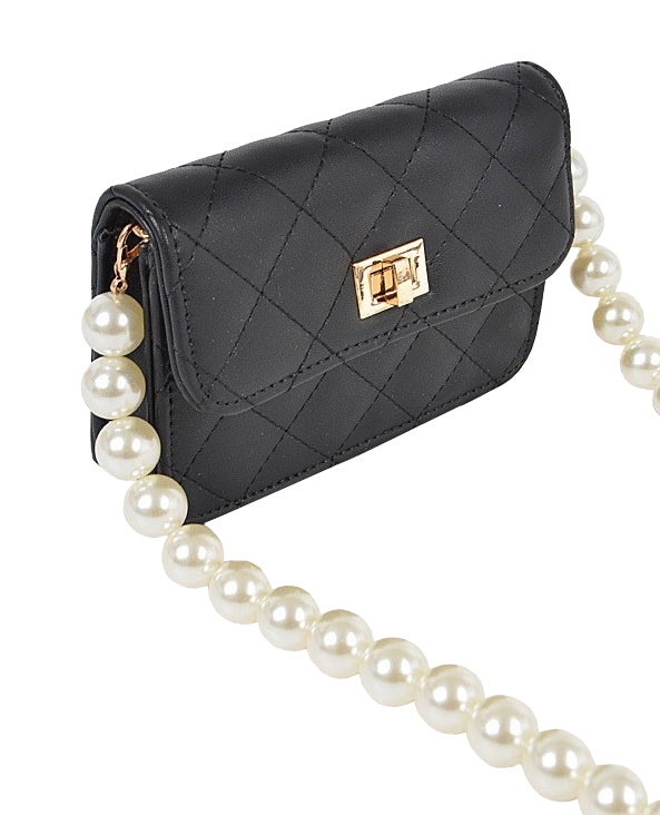 BLACK QUILTED CLUTCH ON CHAIN