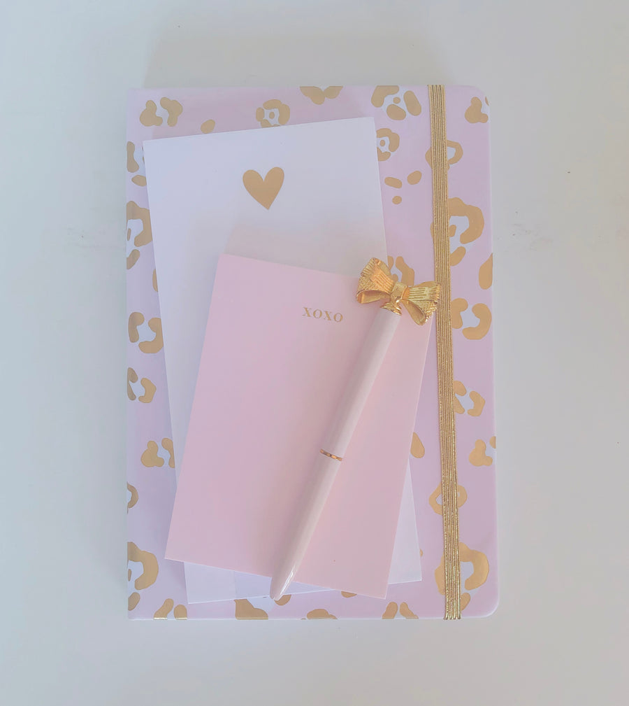 NEW! SMALL PINK XOXO LIST