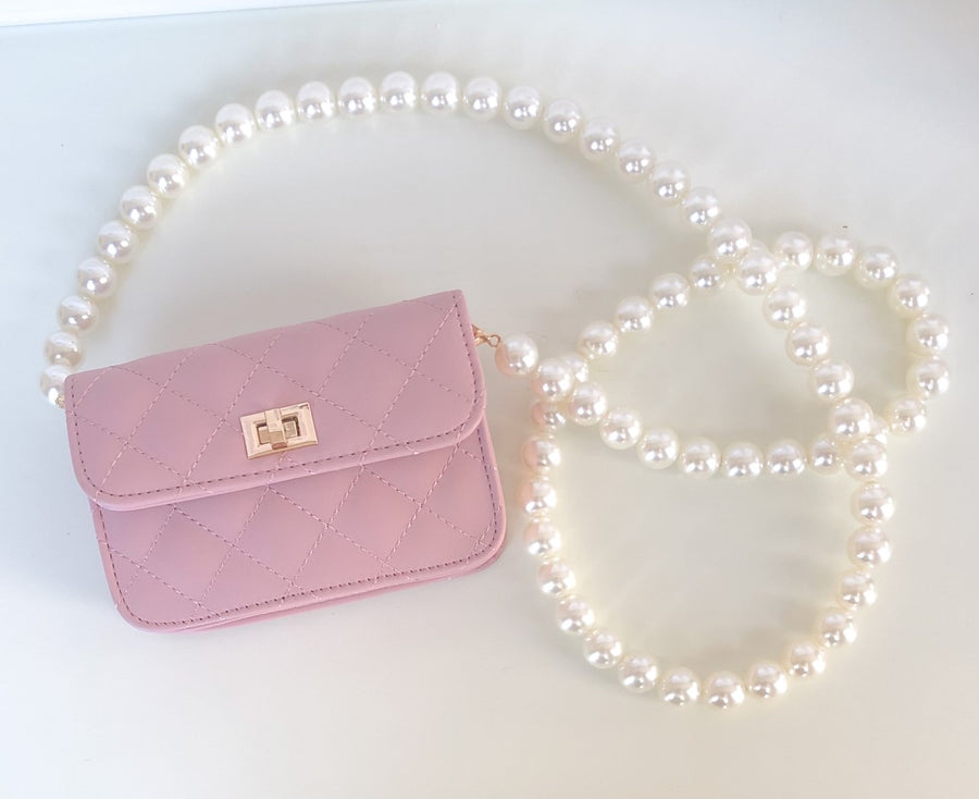 PINK QUILTED CLUTCH ON CHAIN